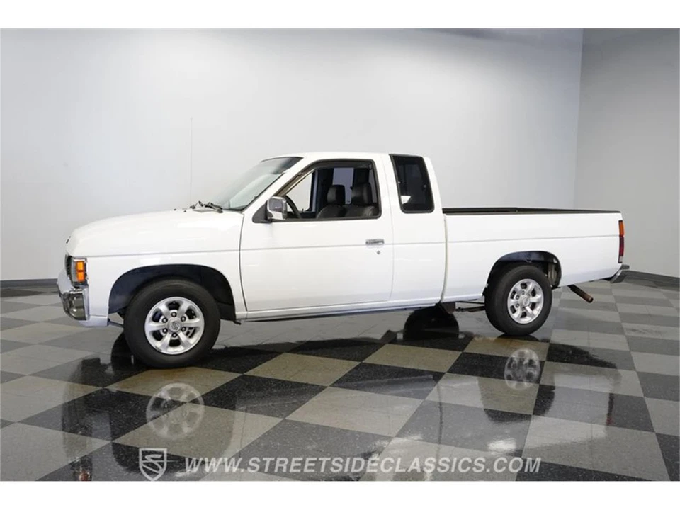 1996 Nissan Frontier - Image 5 of 31