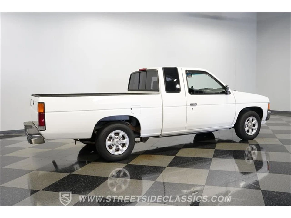 1996 Nissan Frontier - Image 12 of 31