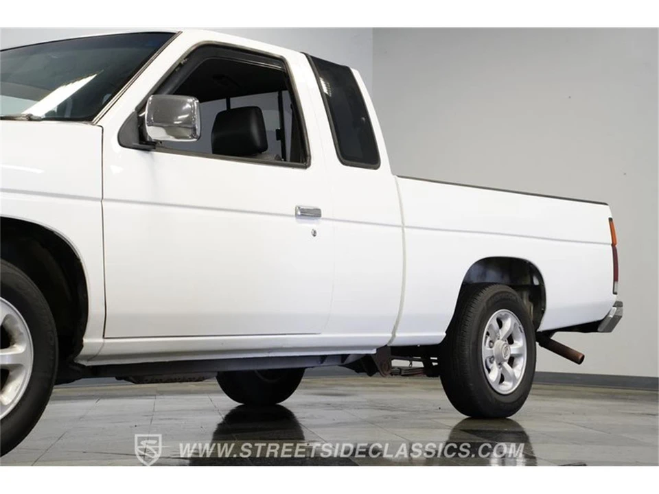 1996 Nissan Frontier - Image 21 of 31