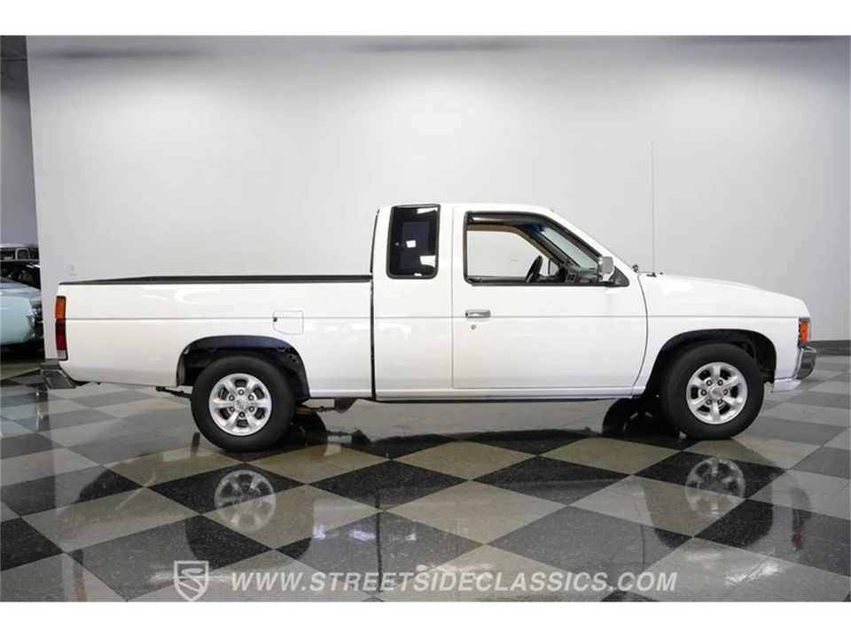 1996 Nissan Frontier - Image 13 of 31