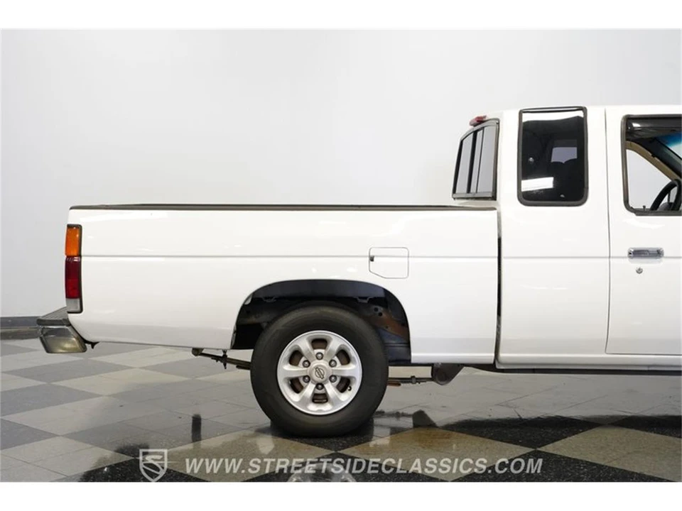 1996 Nissan Frontier - Image 28 of 31