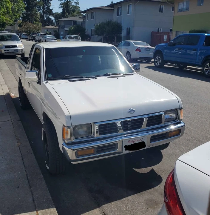 1996 Nissan Frontier - Image 4 of 10