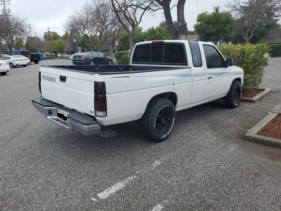1996 Nissan Frontier - Image 10 of 10