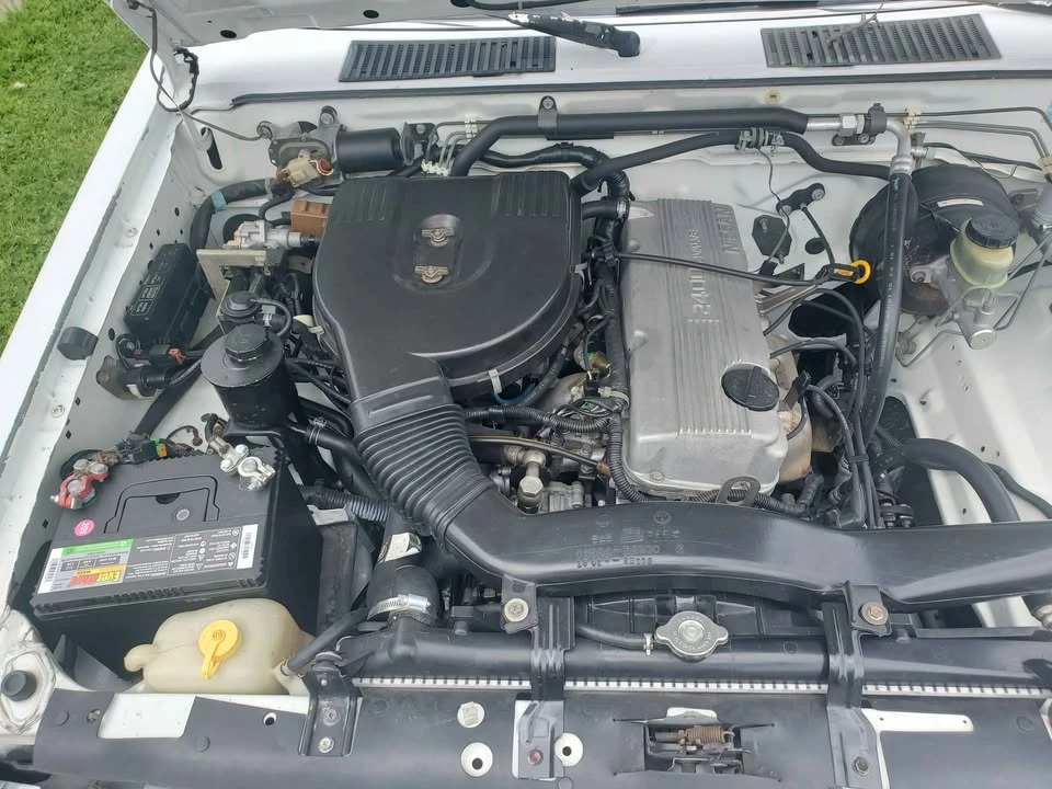 1996 Nissan Frontier - Image 8 of 10