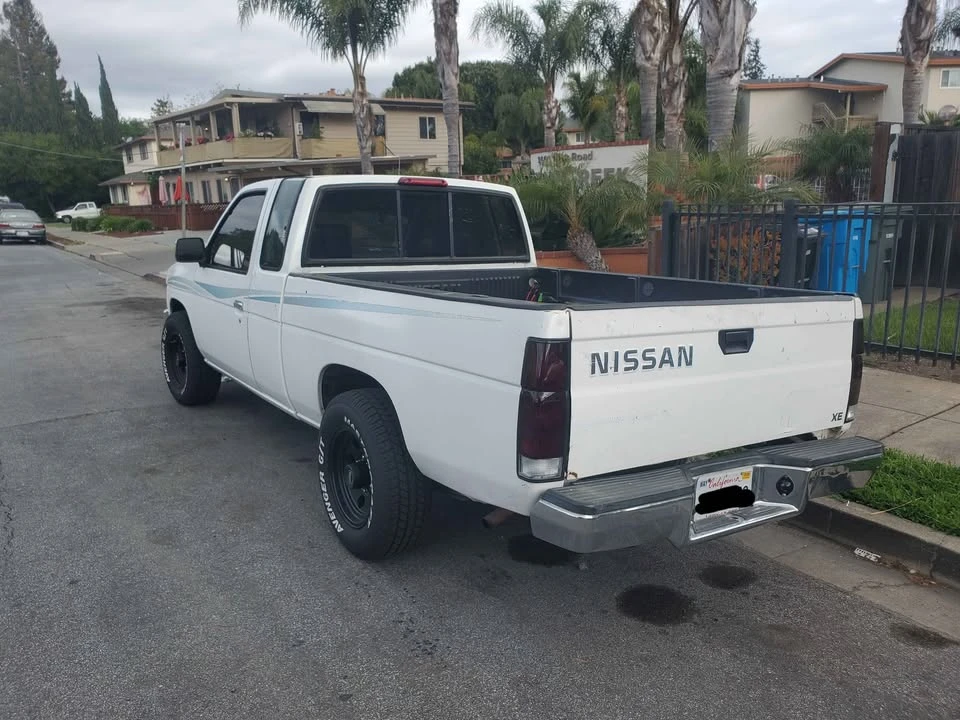 1996 Nissan Frontier - Image 3 of 10