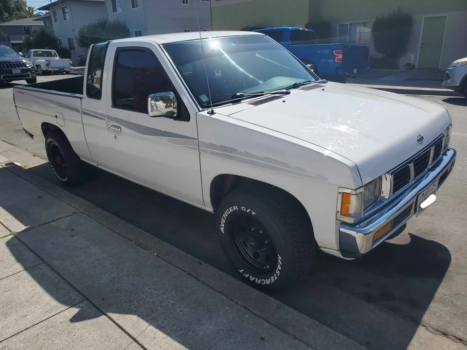 1996 Nissan Frontier - Image 5 of 10