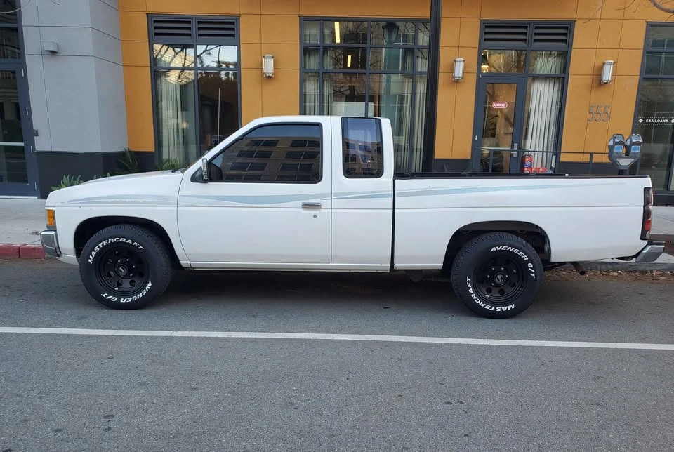 1996 Nissan Frontier - Image 9 of 10