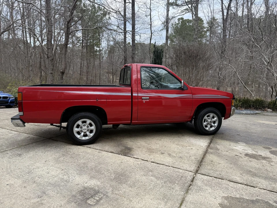 1996 Nissan Frontier - Image 28 of 31