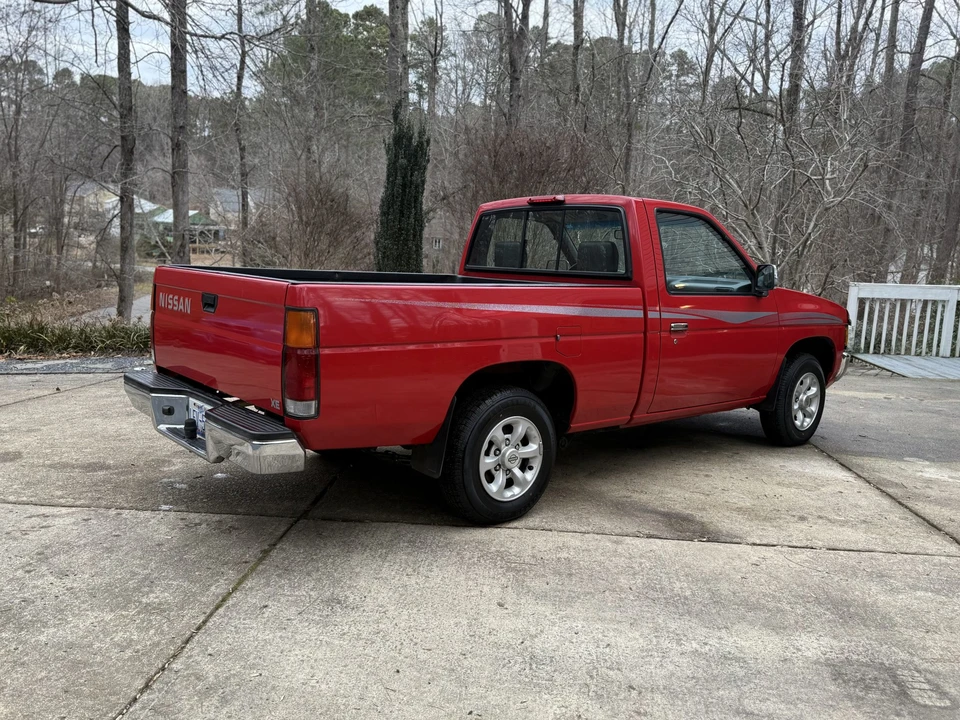 1996 Nissan Frontier - Image 25 of 31