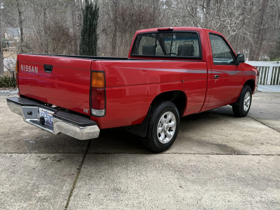 1996 Nissan Frontier - Image 24 of 31