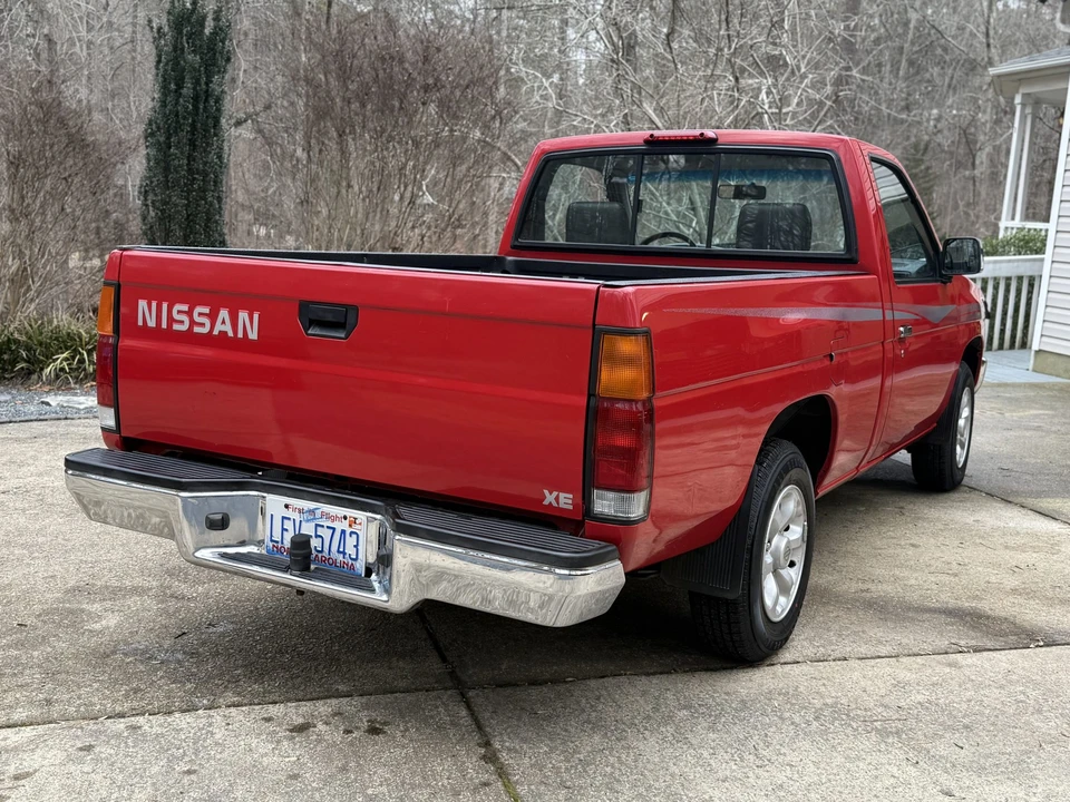 1996 Nissan Frontier - Image 22 of 31