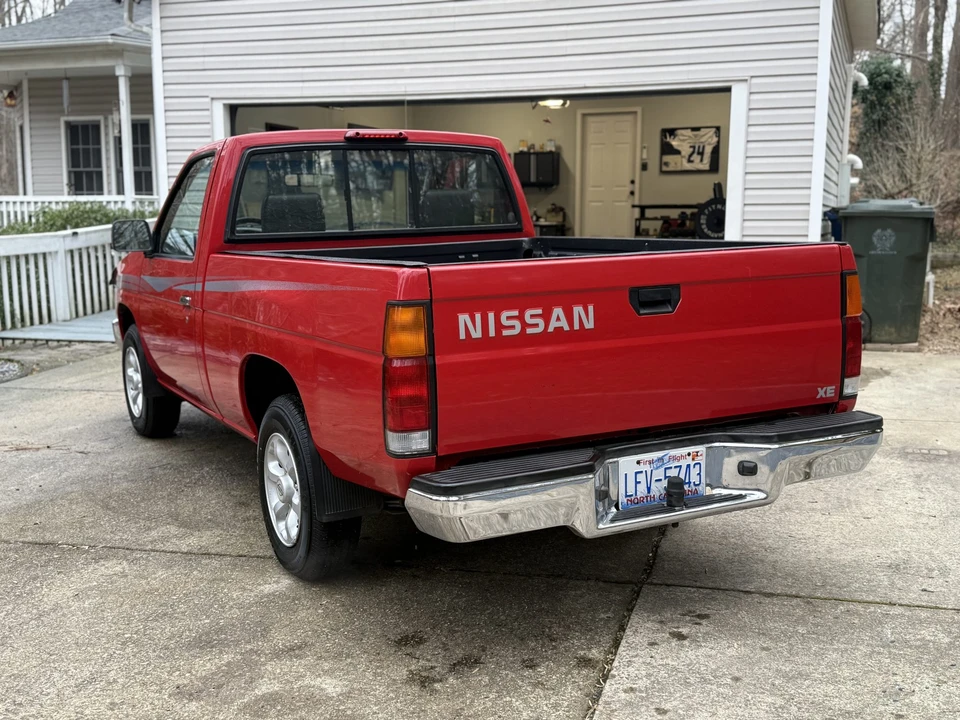 1996 Nissan Frontier - Image 17 of 31