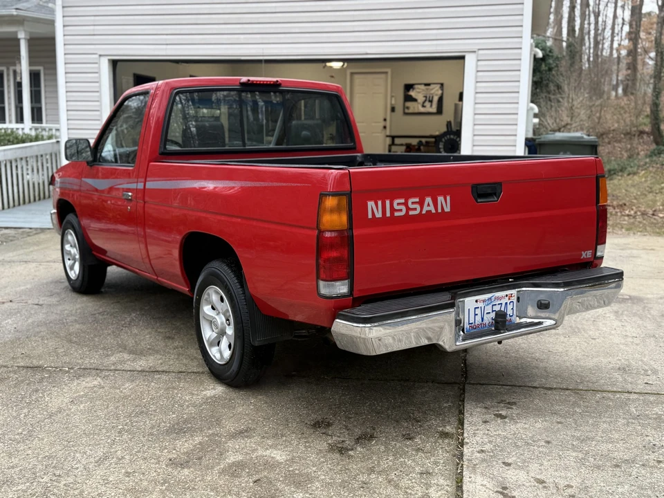 1996 Nissan Frontier - Image 16 of 31