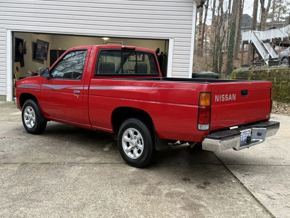 1996 Nissan Frontier - Image 14 of 31