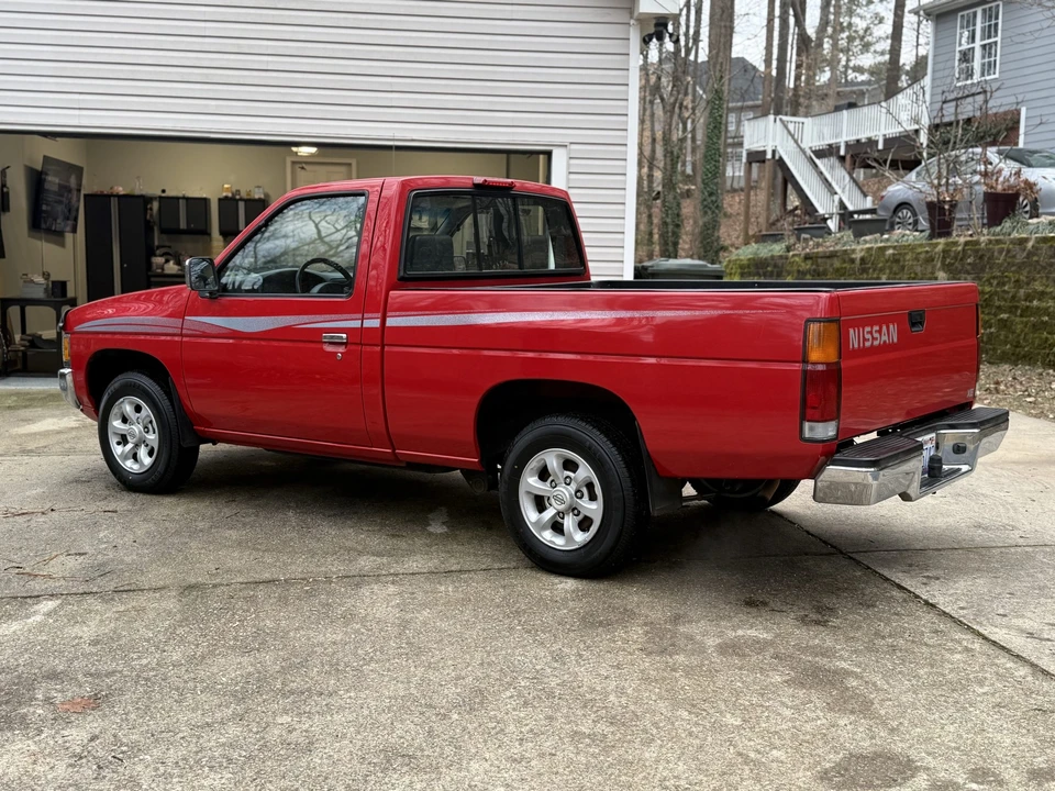 1996 Nissan Frontier - Image 13 of 31