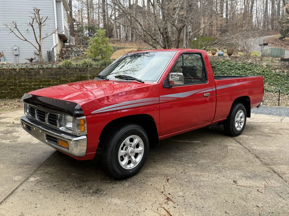 1996 Nissan Frontier - Image 5 of 31