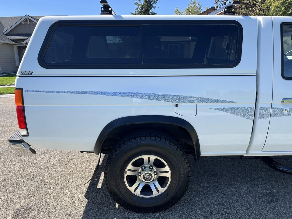 1996 Nissan Frontier - Image 15 of 31