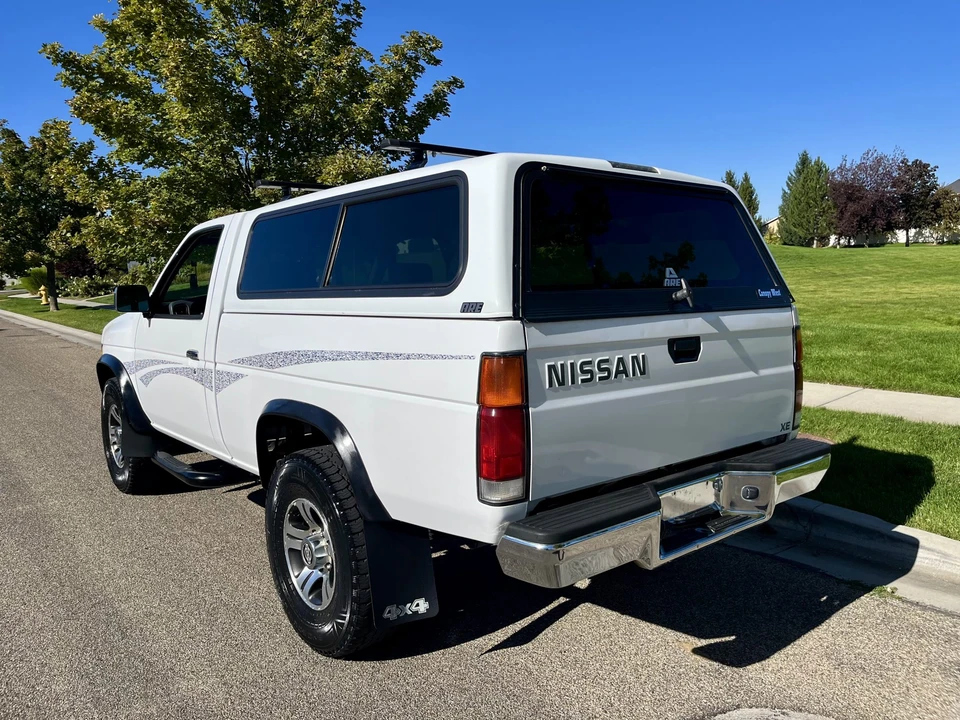 1996 Nissan Frontier - Image 6 of 31