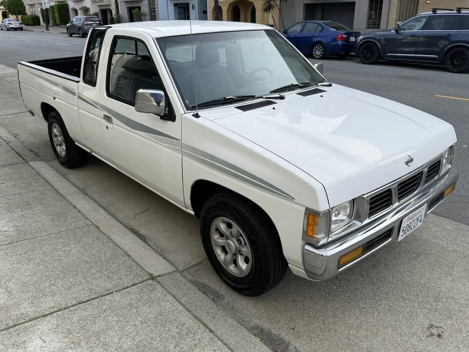 1996 Nissan Frontier - Image 8 of 31