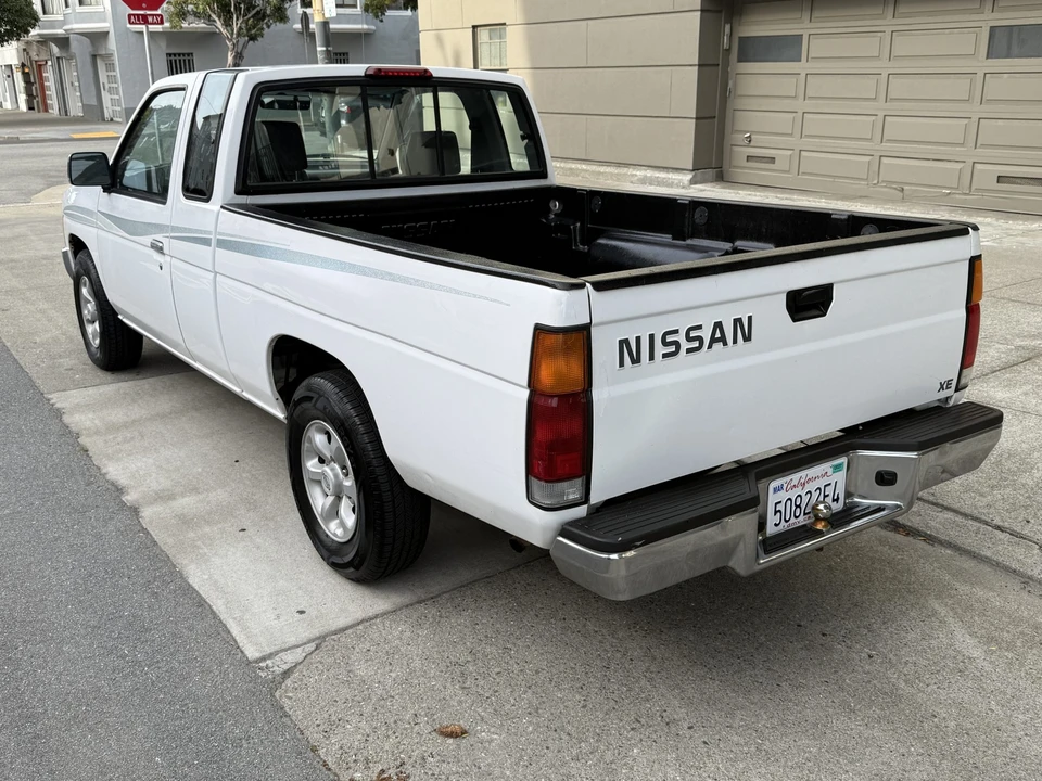 1996 Nissan Frontier - Image 18 of 31