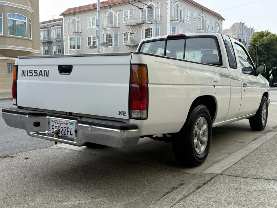 1996 Nissan Frontier - Image 14 of 31
