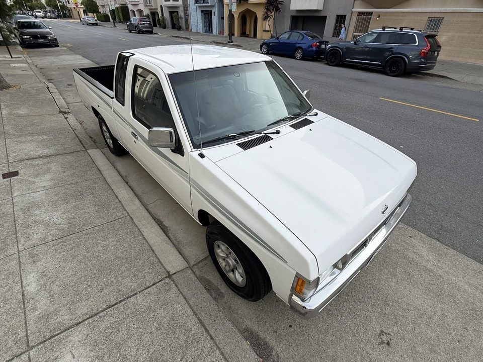 1996 Nissan Frontier - Image 9 of 31