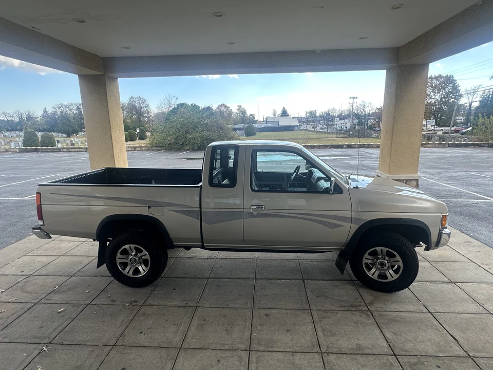 1996 Nissan Frontier - Image 15 of 31