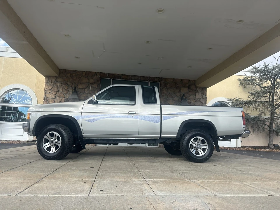 1996 Nissan Frontier - Image 30 of 31