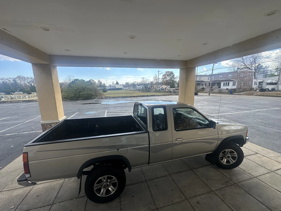 1996 Nissan Frontier - Image 16 of 31