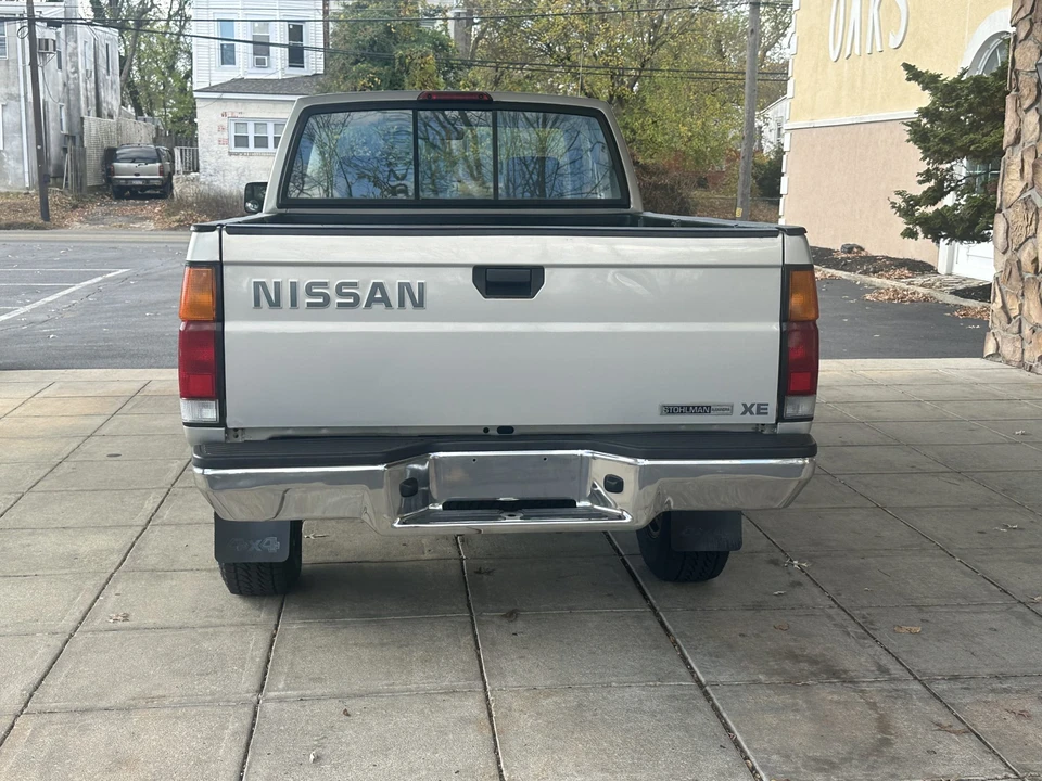 1996 Nissan Frontier - Image 23 of 31