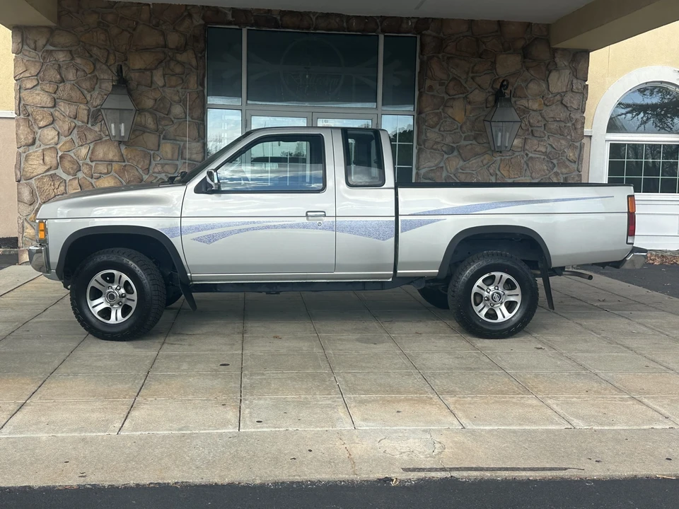 1996 Nissan Frontier - Image 29 of 31