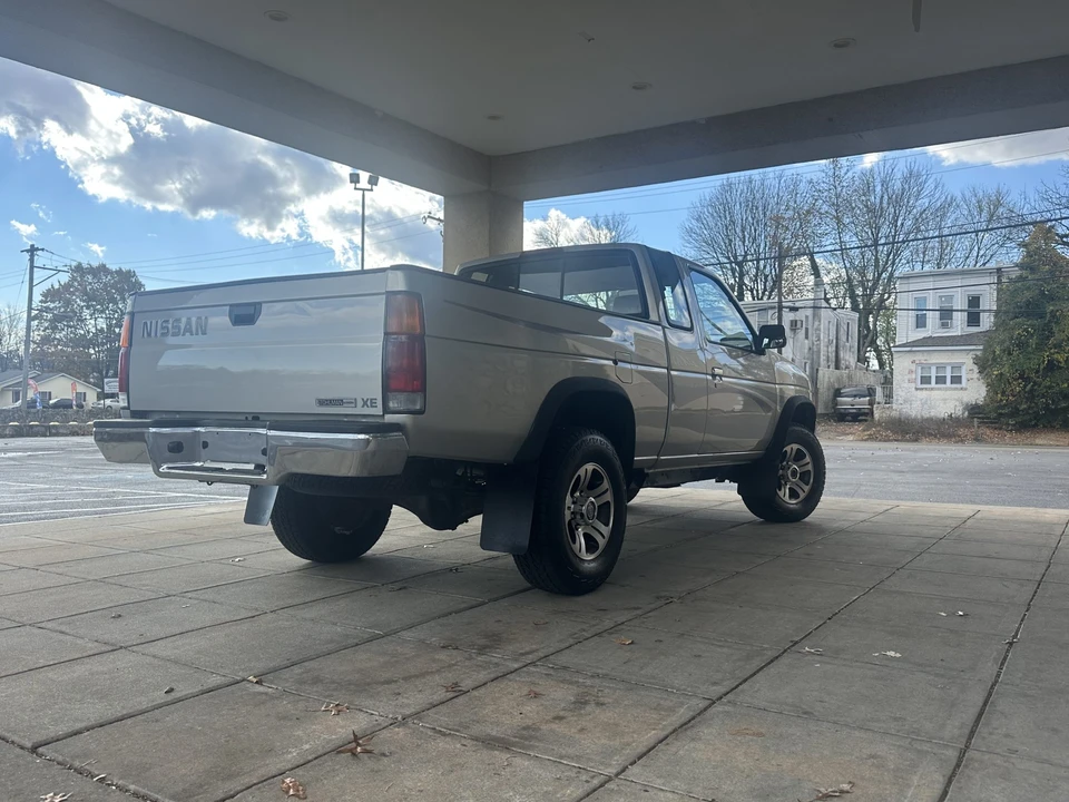 1996 Nissan Frontier - Image 21 of 31