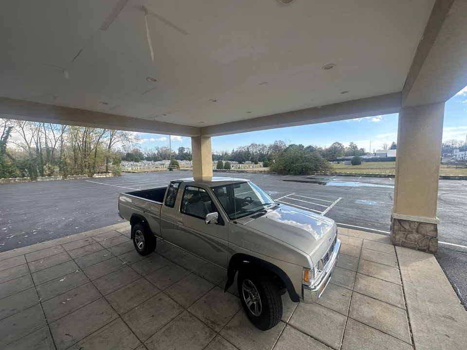 1996 Nissan Frontier - Image 14 of 31