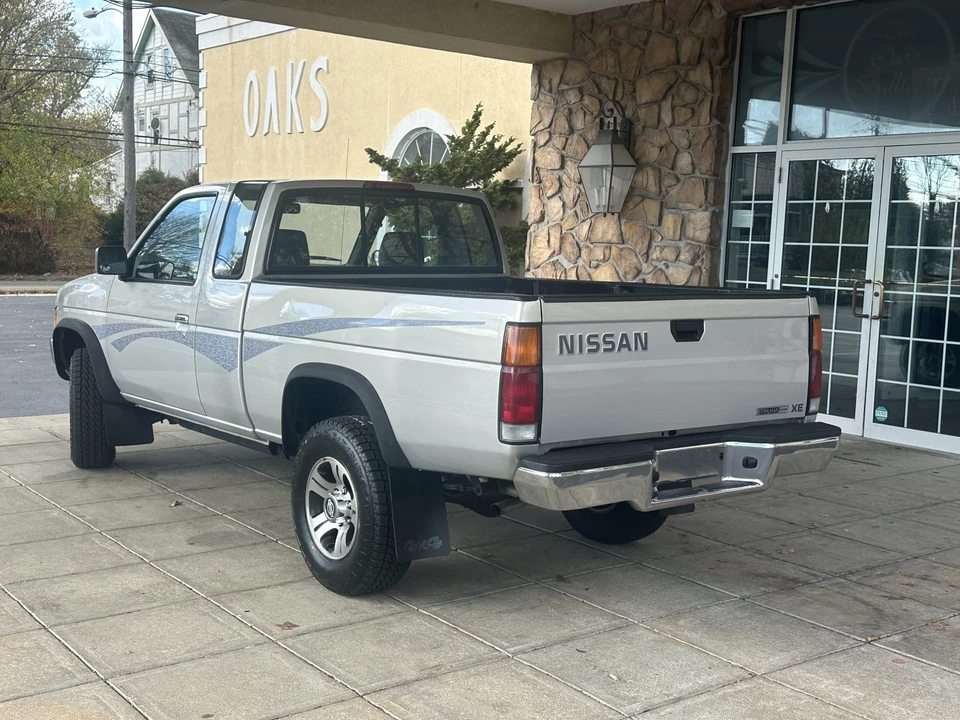 1996 Nissan Frontier - Image 26 of 31