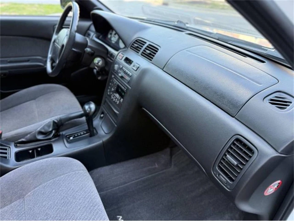 1996 Nissan Maxima 4th Gen - Image 13 of 25