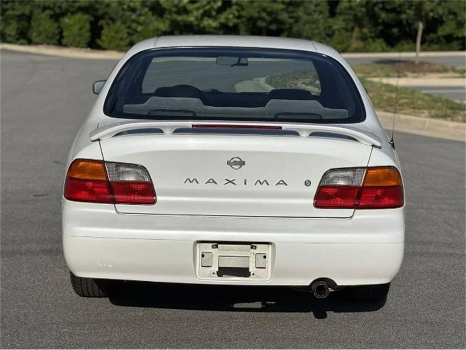 1996 Nissan Maxima 4th Gen - Image 6 of 25