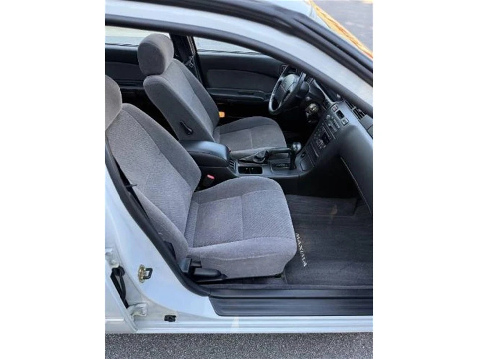 1996 Nissan Maxima 4th Gen - Image 17 of 25