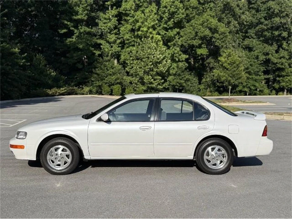 1996 Nissan Maxima 4th Gen - Image 4 of 25