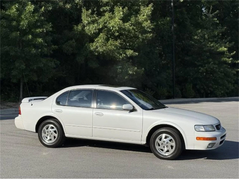 1996 Nissan Maxima 4th Gen - Image 7 of 25