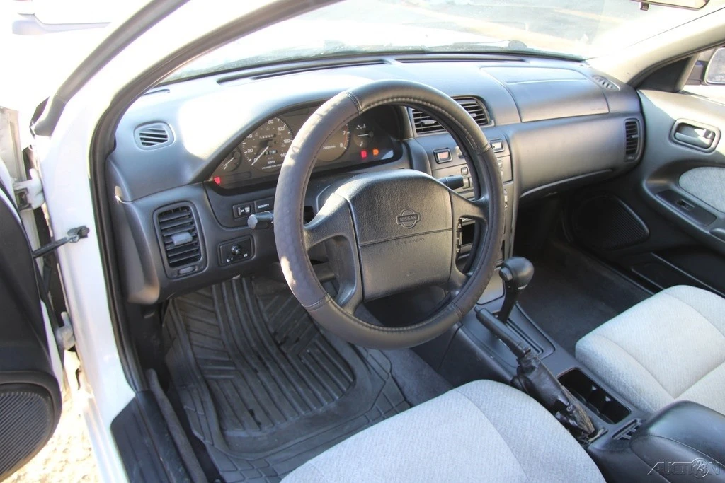 1996 Nissan Maxima 4th Gen - Image 12 of 21