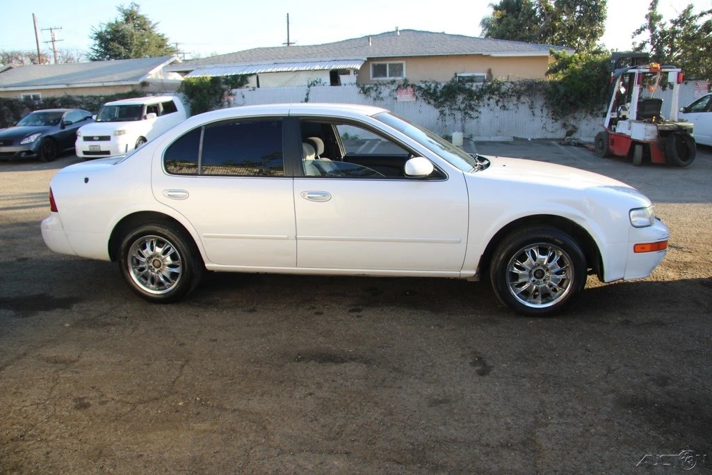 1996 Nissan Maxima 4th Gen - Image 3 of 21