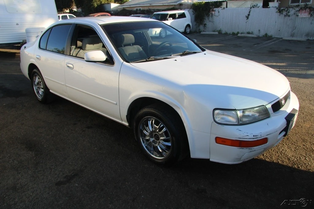 1996 Nissan Maxima 4th Gen - Image 2 of 21