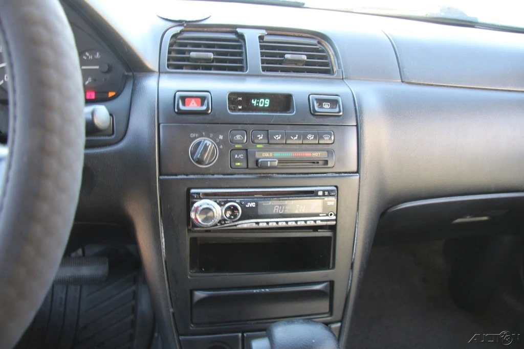 1996 Nissan Maxima 4th Gen - Image 16 of 21