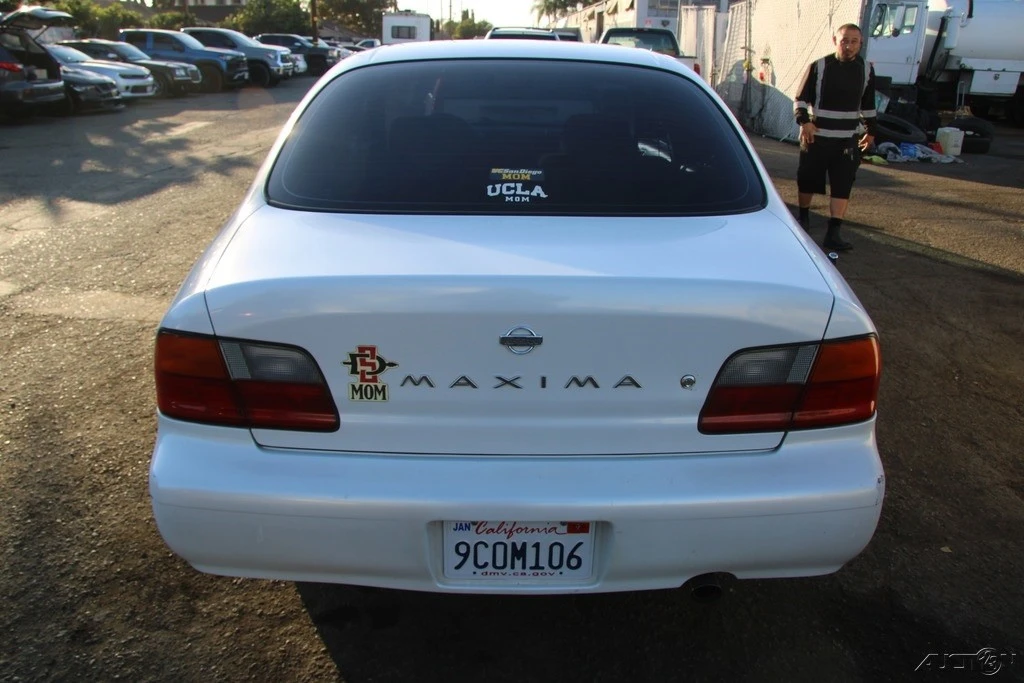 1996 Nissan Maxima 4th Gen - Image 5 of 21
