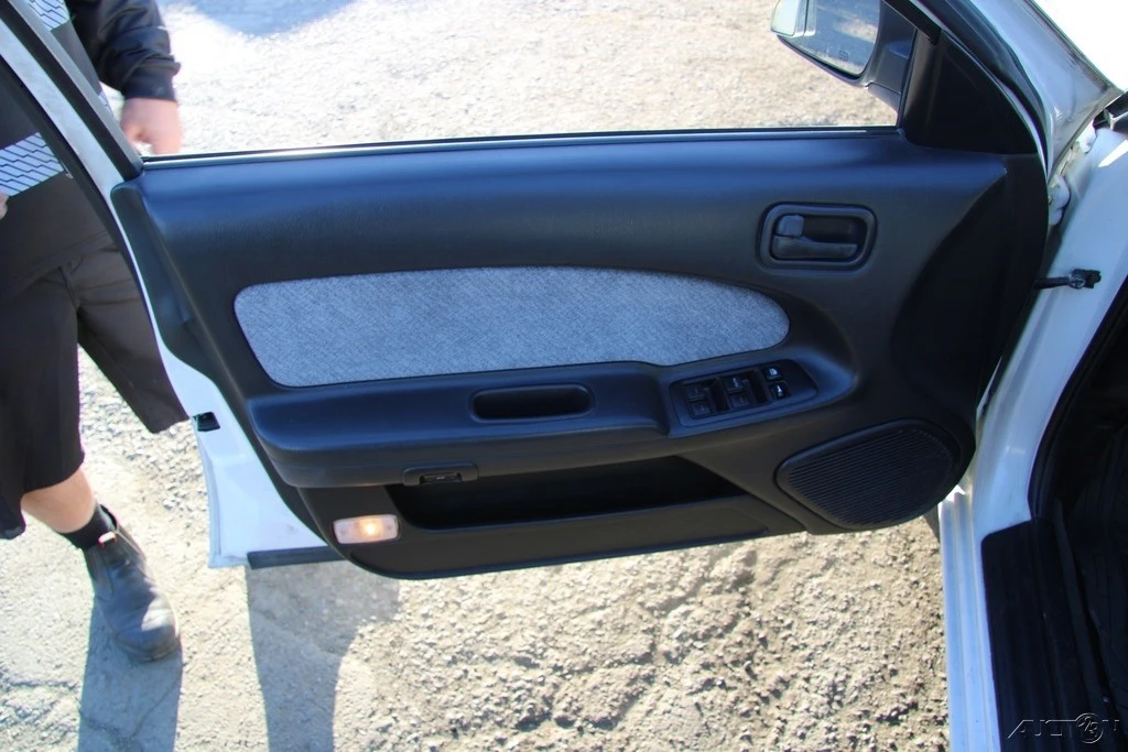 1996 Nissan Maxima 4th Gen - Image 10 of 21