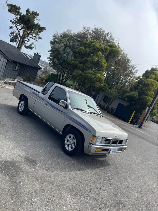 1996 Nissan - Image 4 of 12