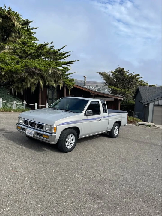 1996 Nissan - Image 5 of 12
