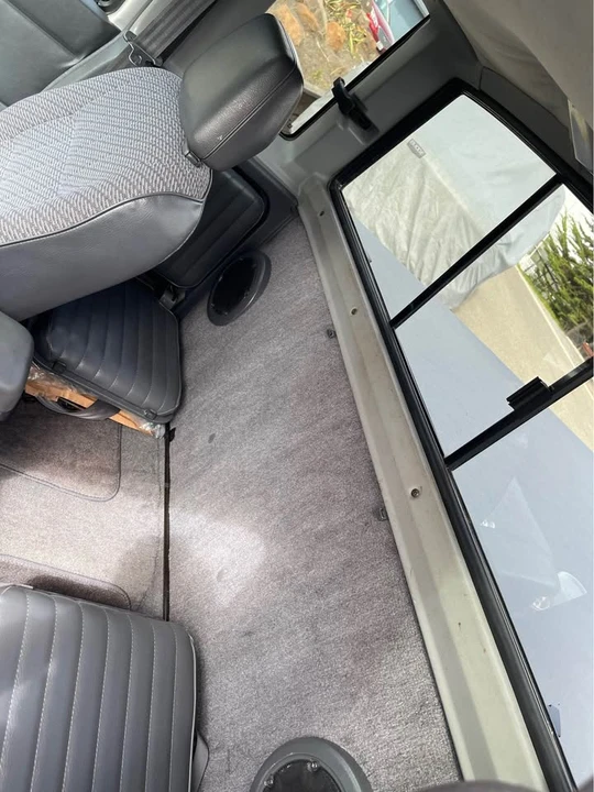 1996 Nissan - Image 8 of 12