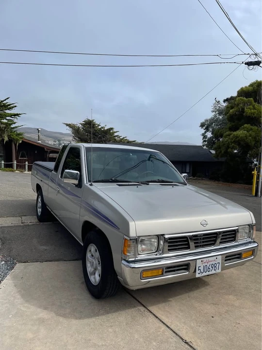 1996 Nissan - Image 11 of 12