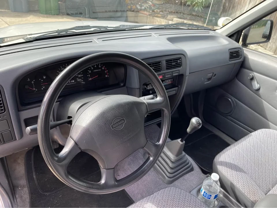 1996 Nissan - Image 7 of 12